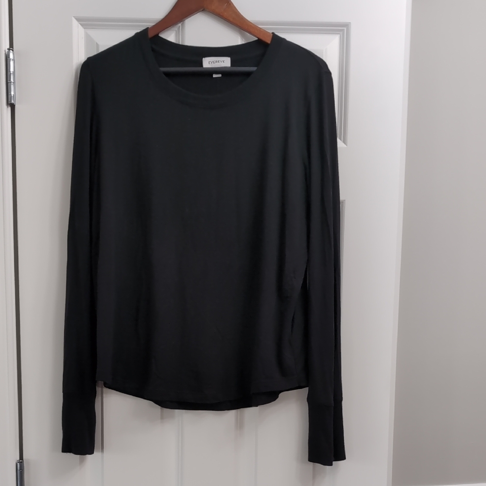 Evereve Peyton Snap Cuff Long Sleeve Tee